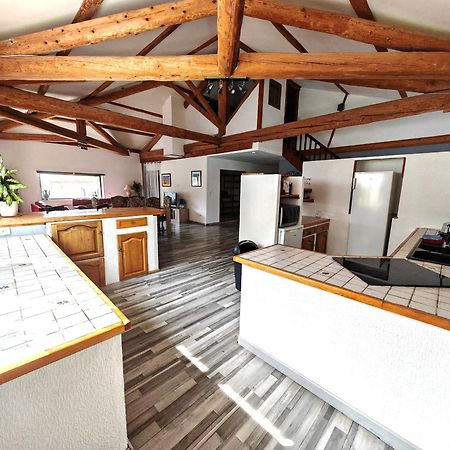 Maison 3 Chambres Avec Piscine Couverte Lespignan Zewnętrze zdjęcie