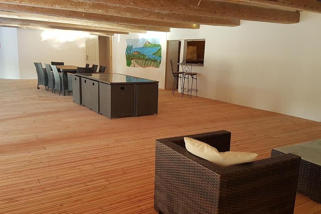 Maison 3 Chambres Avec Piscine Couverte Lespignan Zewnętrze zdjęcie