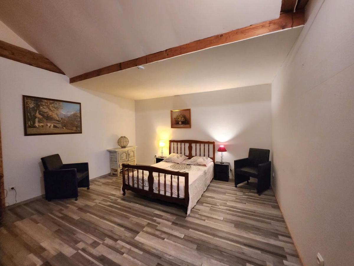 Maison 3 Chambres Avec Piscine Couverte Lespignan Zewnętrze zdjęcie
